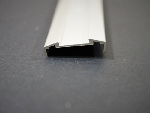 0010667 MOULDING, HORIZONTAL