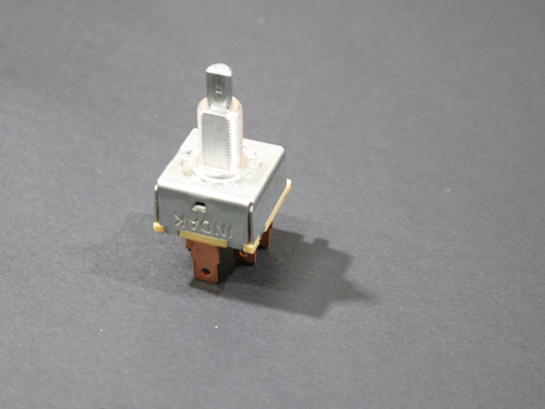 04200202A 3 speed switch