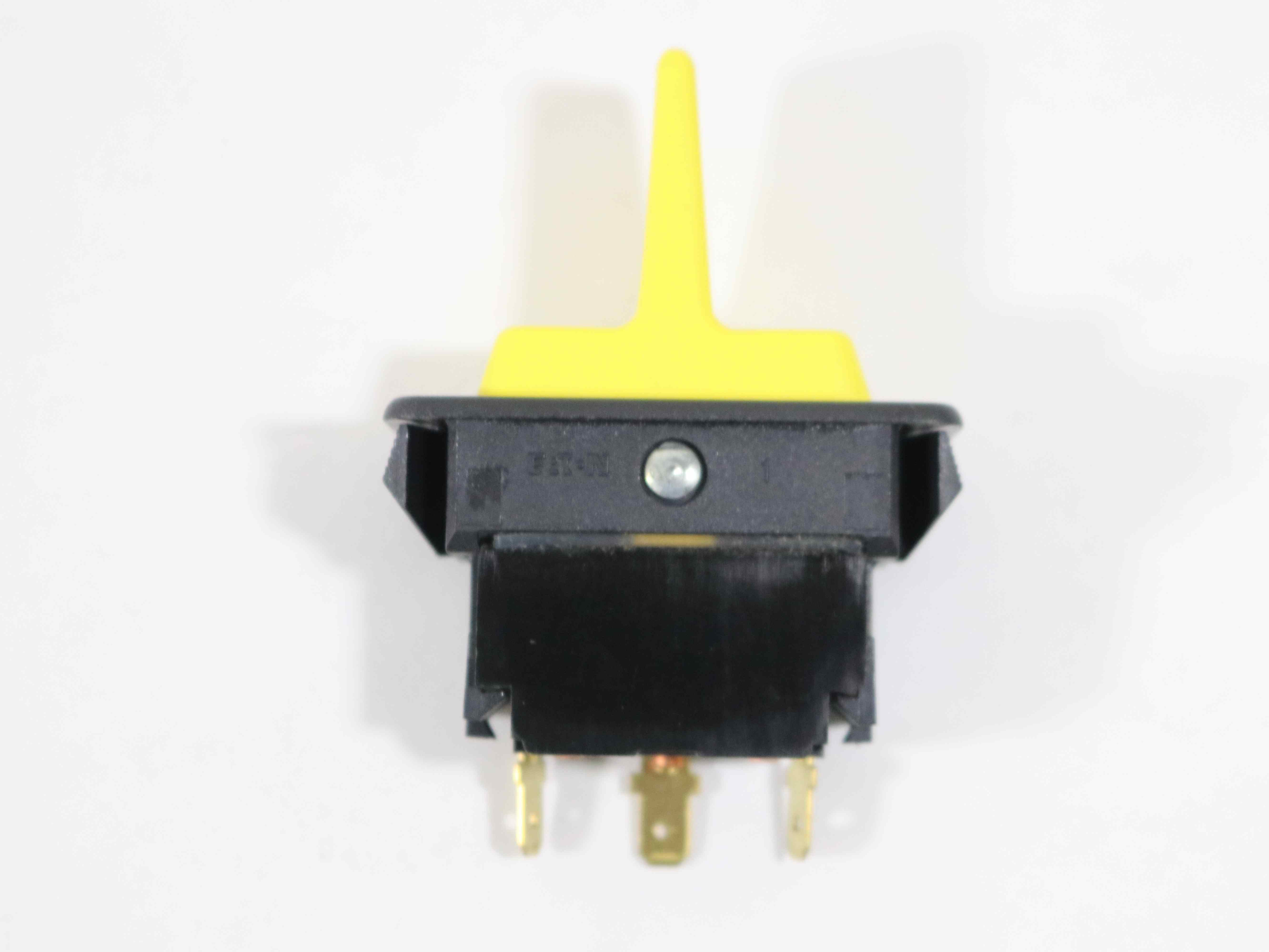 17474 SWITCH SPDT TOGGLE 19 SPD C / O YELLOWL