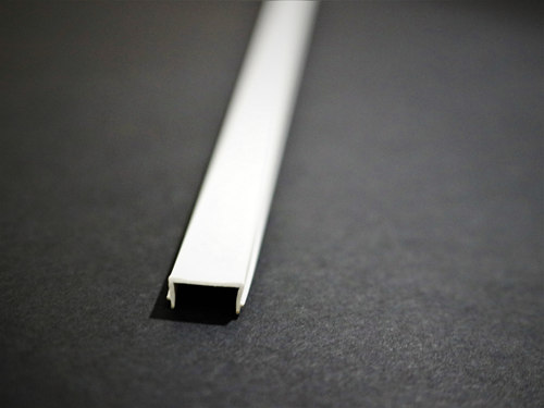 2045 TRIM, SCREW COVER (SOLD IN 12 FEET LENGTHS)