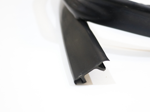 3027 FILLER, FLOOR UNISTRUT
