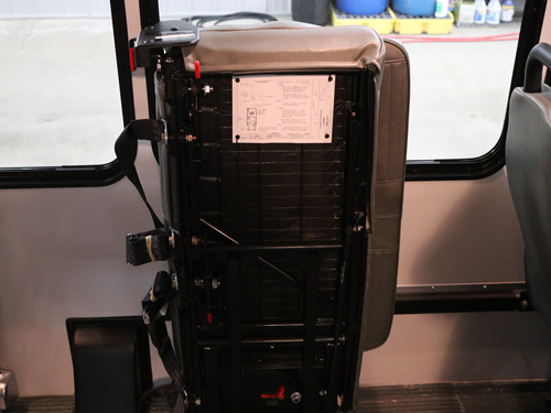 31301 SEAT, 3- STEP FOLDAWAY (STREET SIDE)