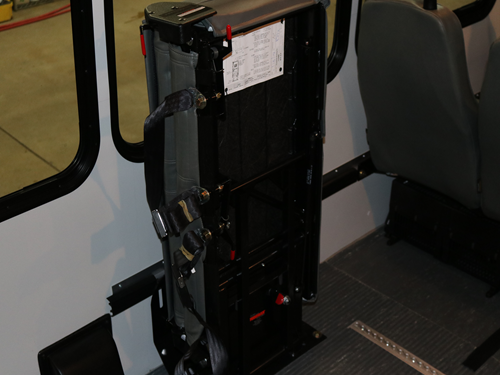 31301 SEAT, 3- STEP FOLDAWAY (STREET SIDE)