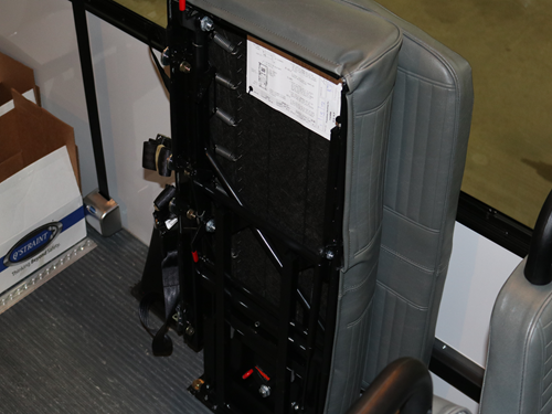 31301 SEAT, 3- STEP FOLDAWAY (STREET SIDE)
