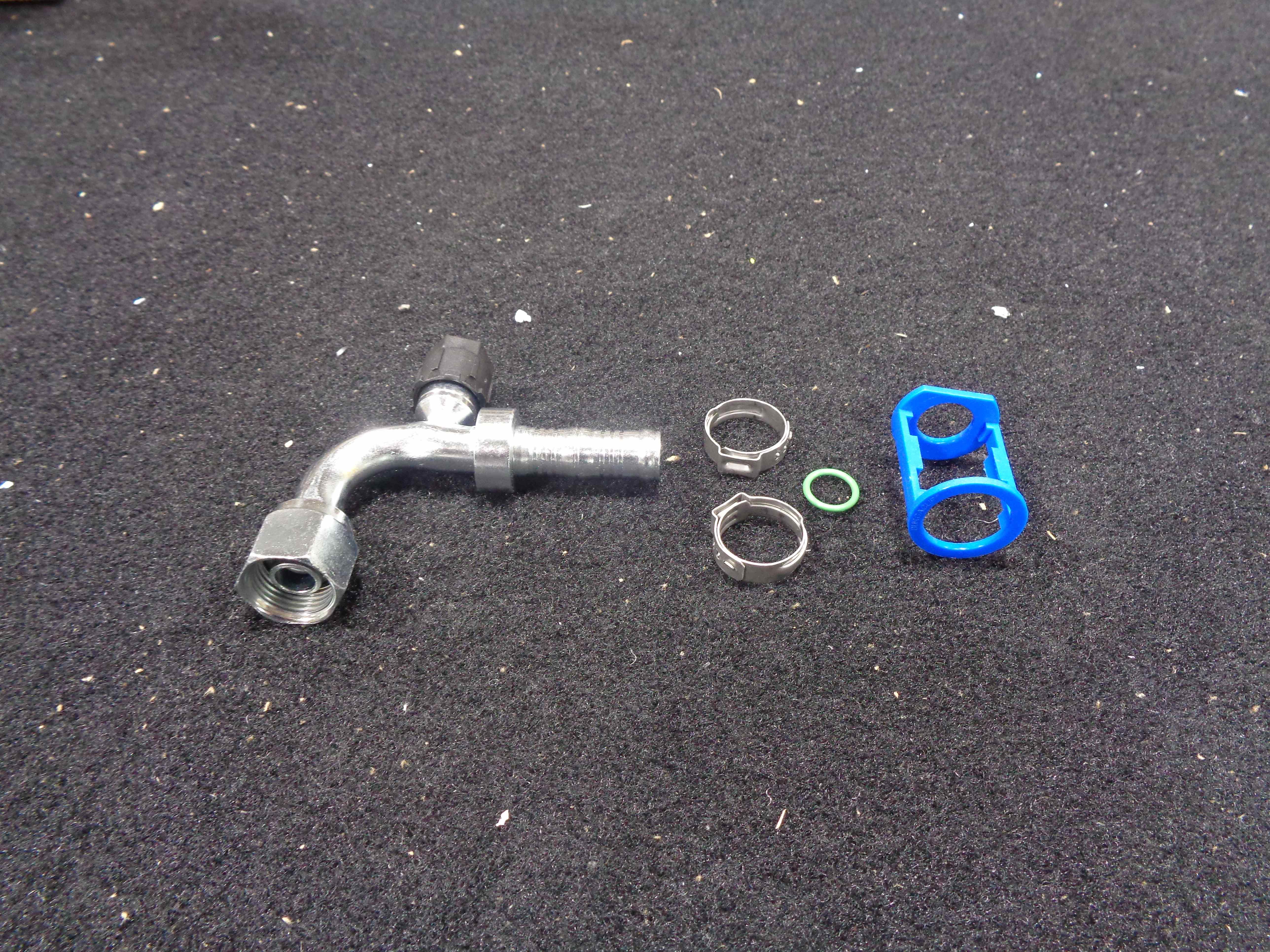 313559 90°, 1/2 Fo X #10 Hose Fitting