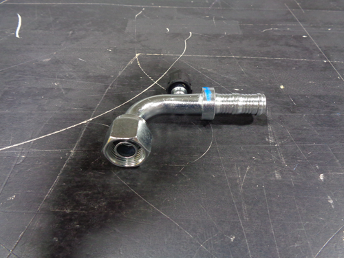 313560 90°, 5/8 Fo X #12 Hose Fitting