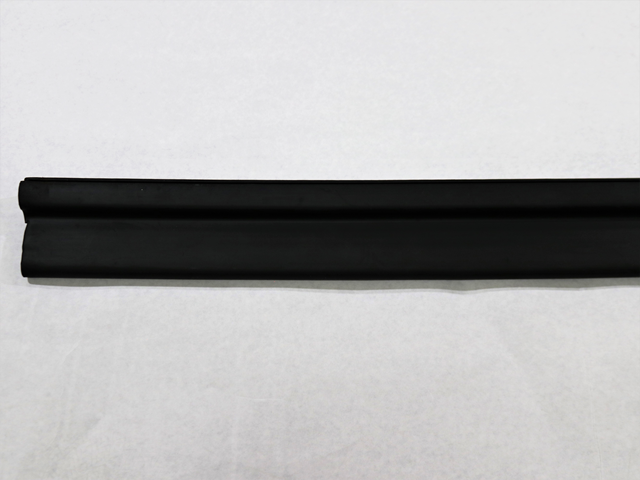 428112-05 RUBBER DOOR SEAL