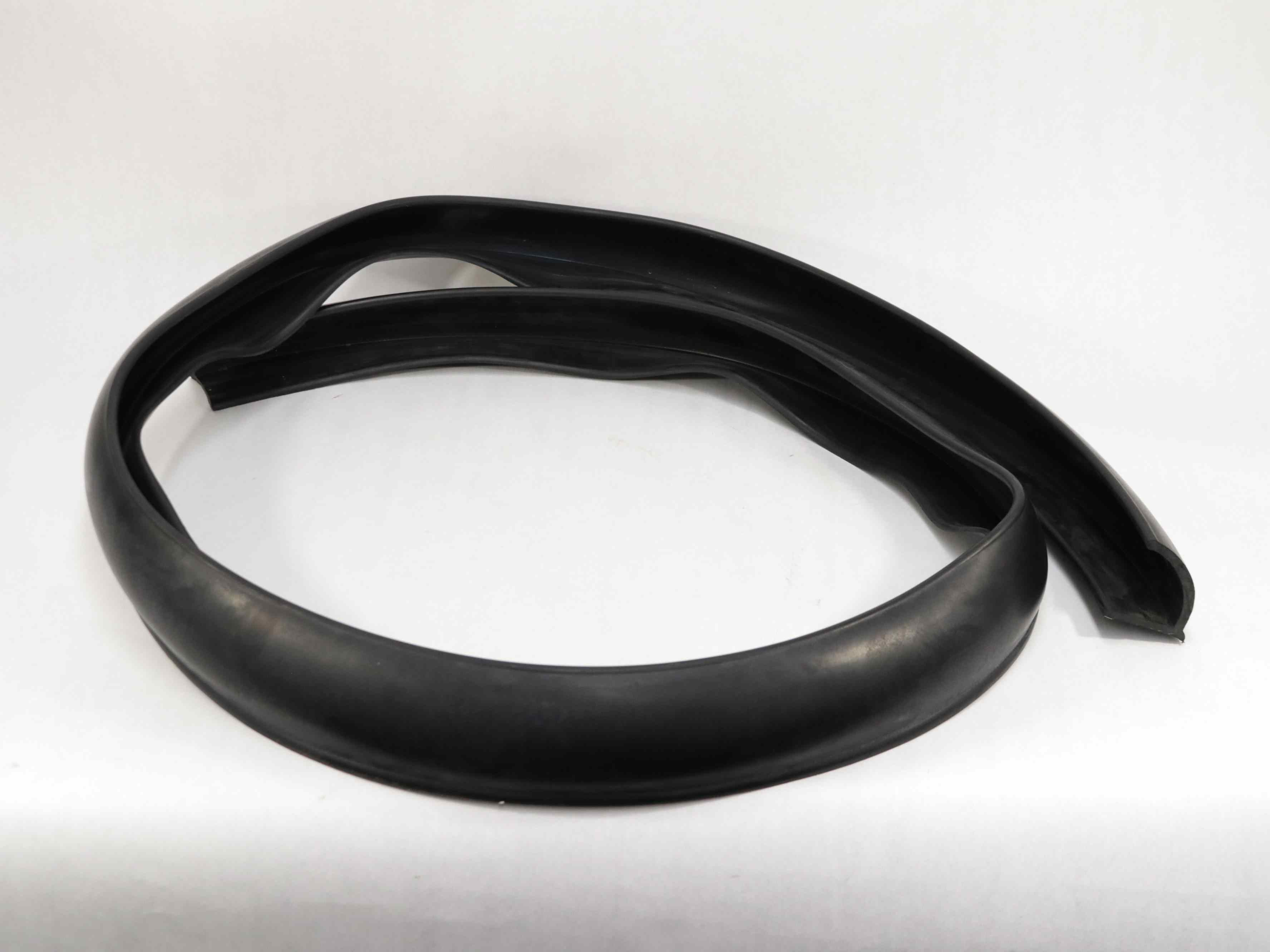 45010605 Fender flare, rubber 100 INCH ( use 45010601)