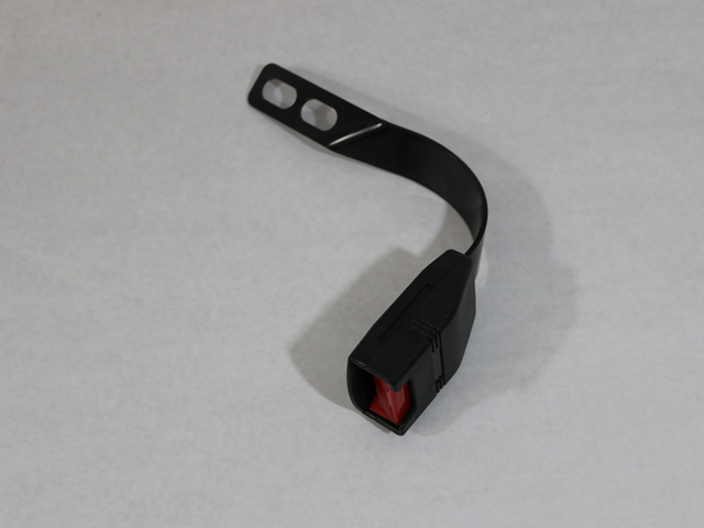 56183 UNDERSEAT RETRACTOR MOUNT BUCKLE (STREETSIDE)