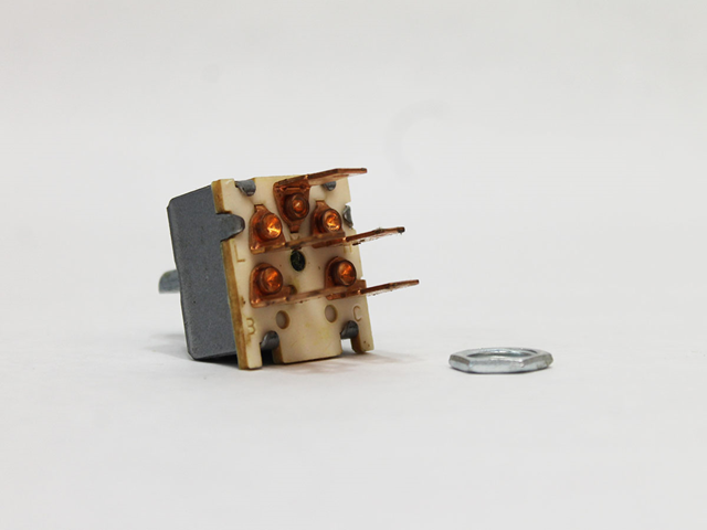 32052 A/C SWITCH