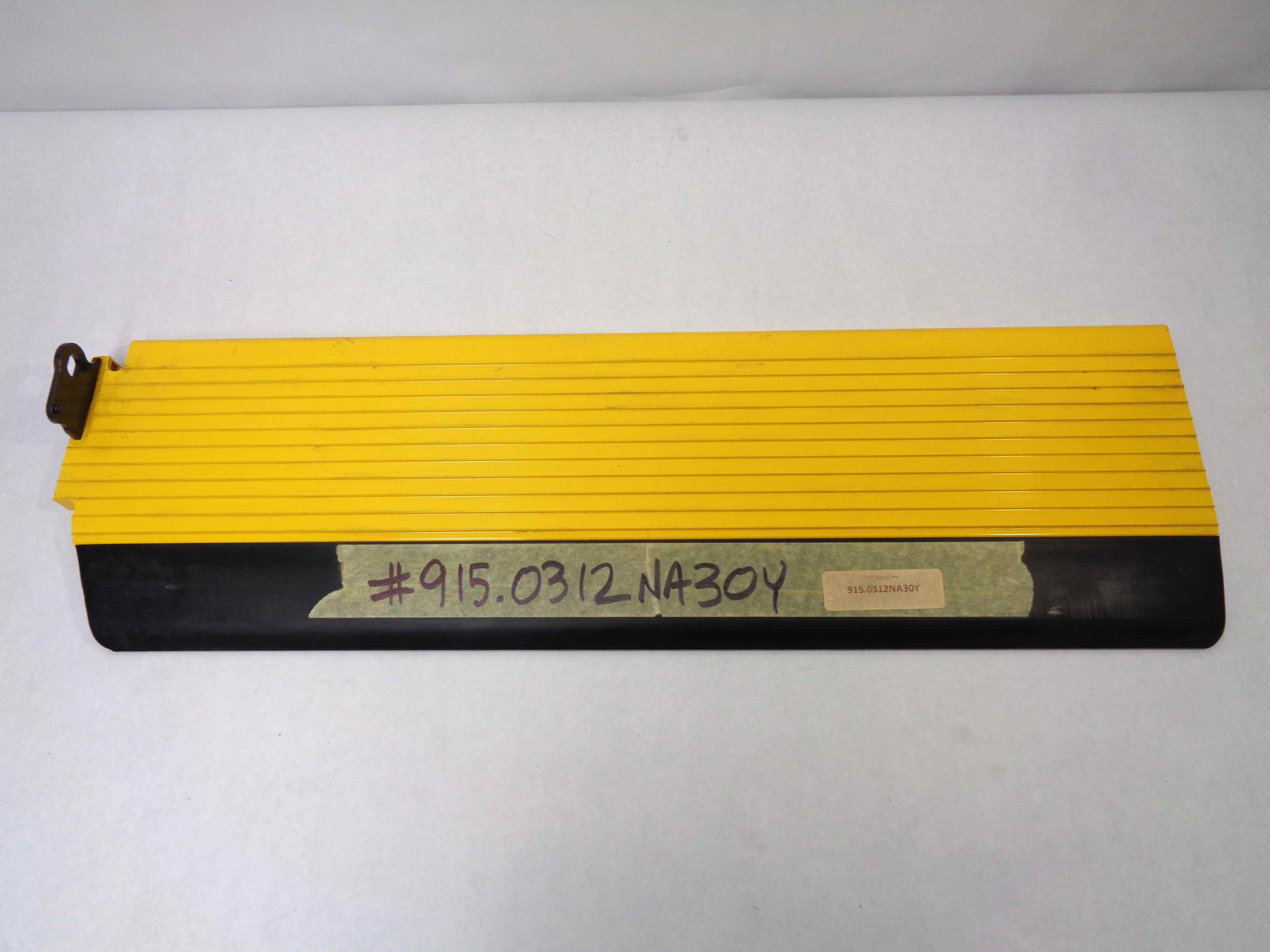 915-0312NA30Y Roll Stop Alum Rubber End Assembly 30 INCH