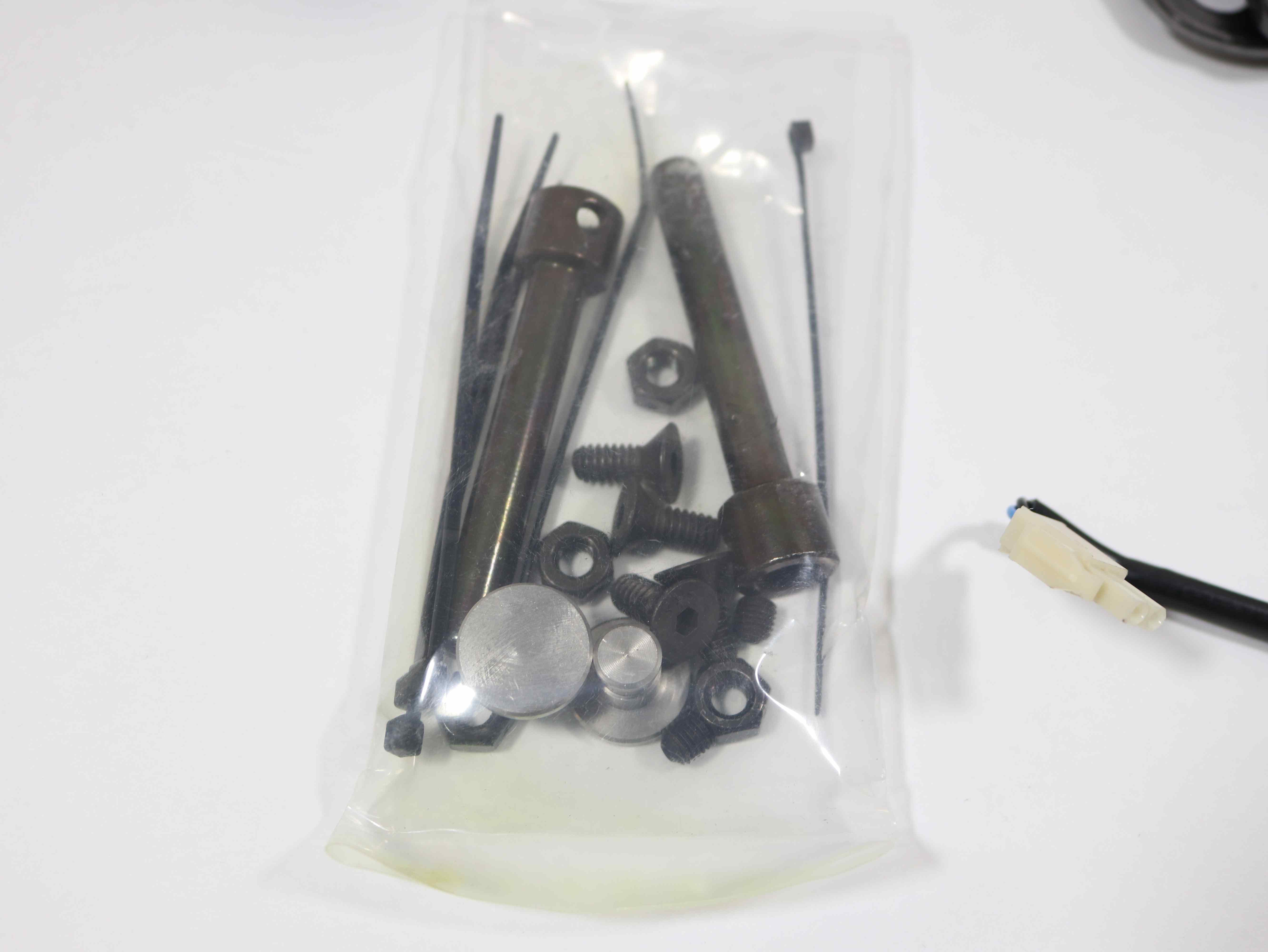 945-2206KS BKT ROLL STOP FRONT / REAR KIT SHIPOUT