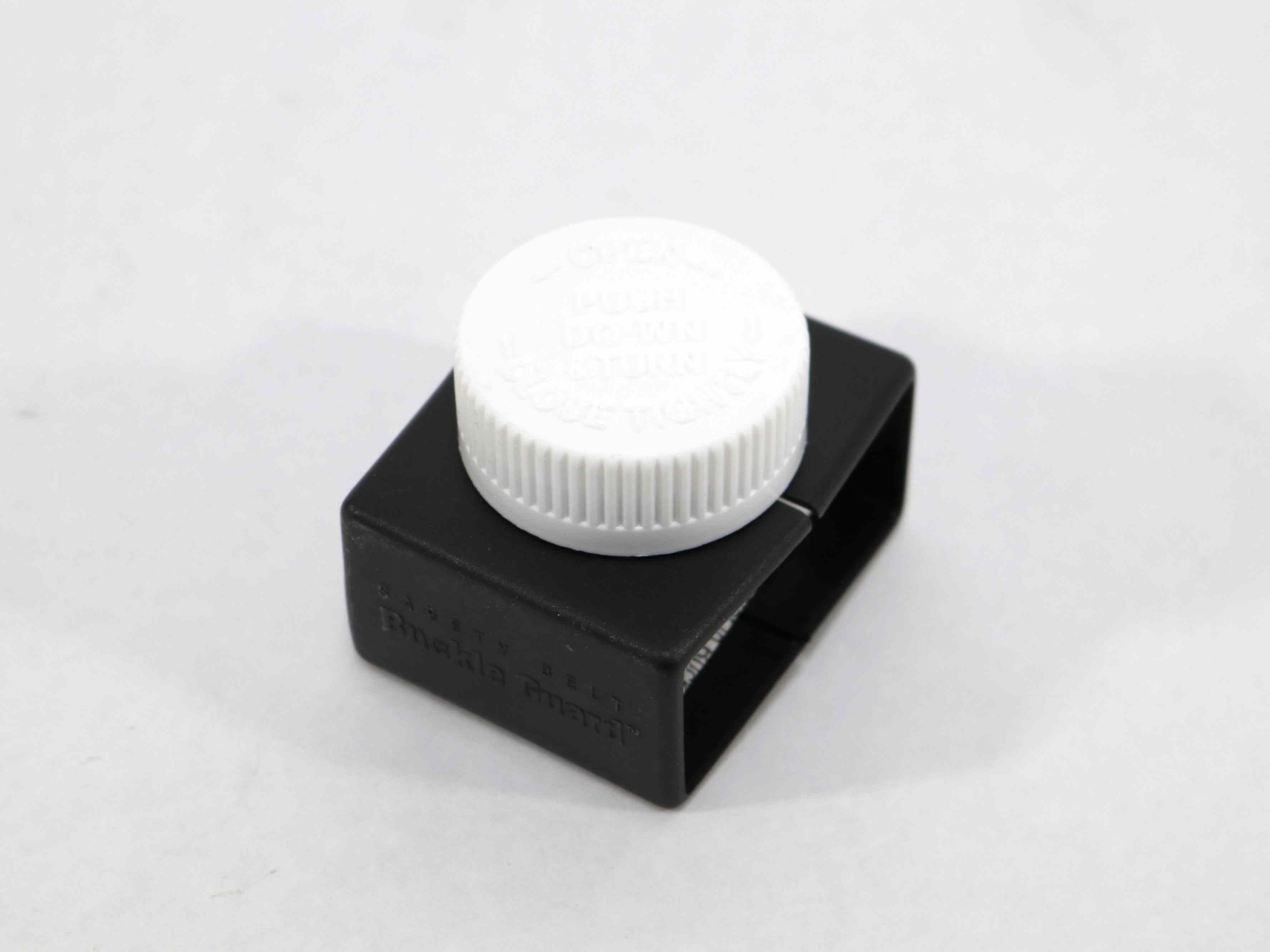 BG100 BUCKLE GUARD (CHILD PROOF)