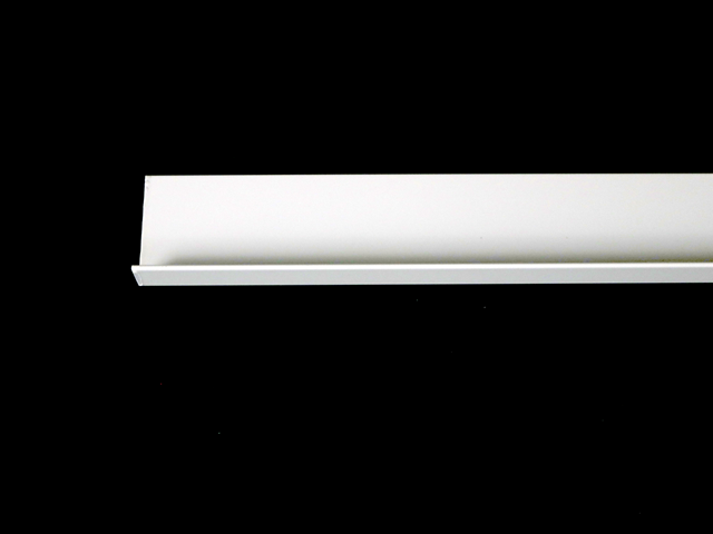 BS020818 EXTRUSION, ANGLE, WHITE 3/4 X 2