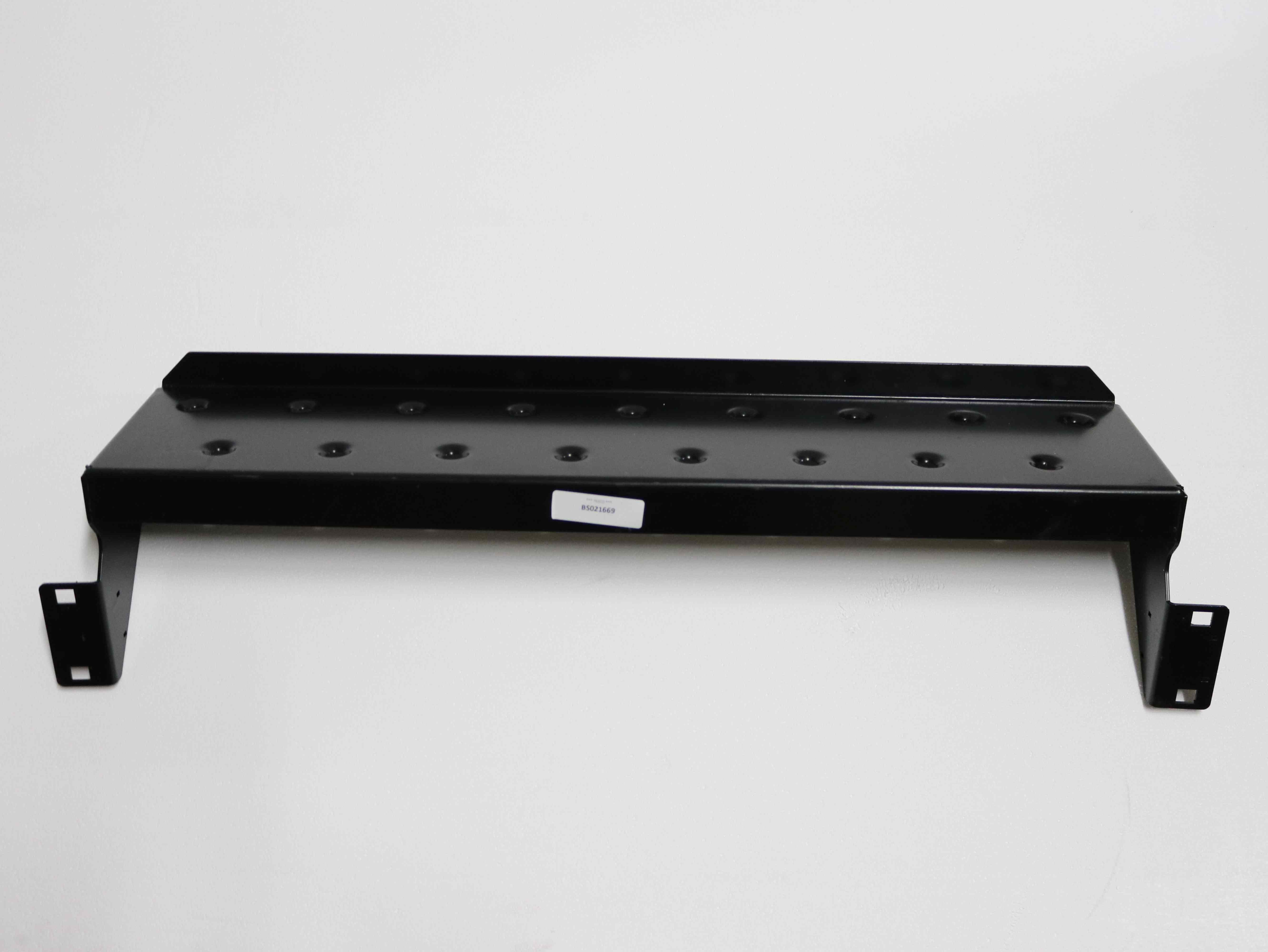 BS021043 Step, Rear Drop Step Bolt On