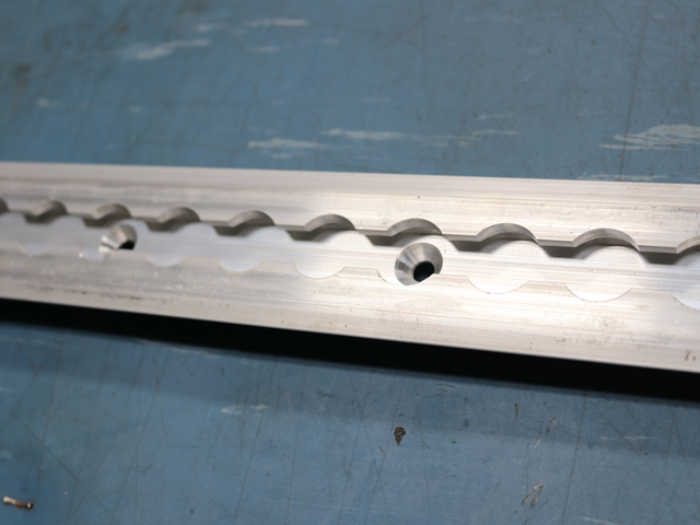 FE748.01.PD4 Heavy Duty L Track W/Flange And Mtg Holes