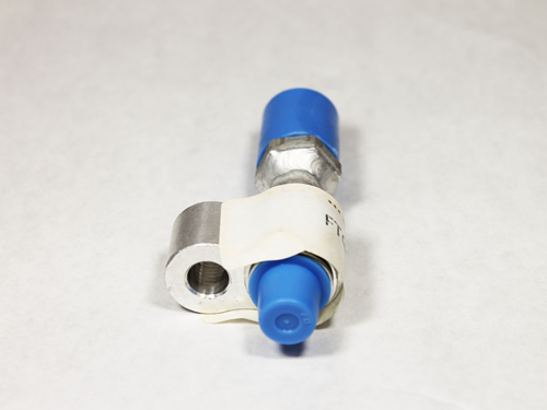 FTG-051 A/C Fitting, Valve, High Side Line, # 8 Feed Port