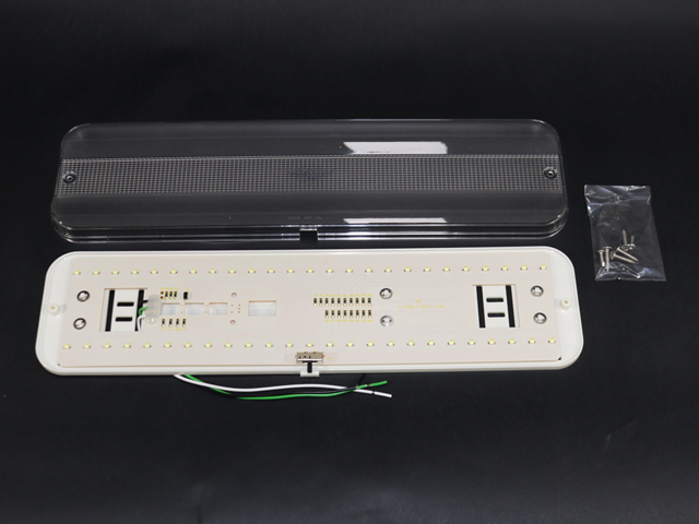 M84400 Light, Interior