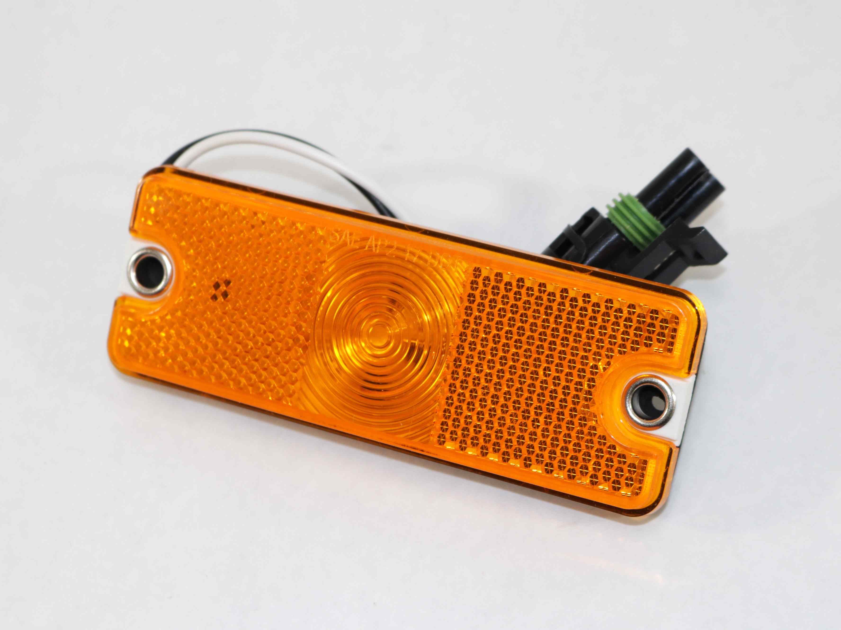 PT007744 LAMP, AMBER FRONT SIDE MARKER( same as pt020863)
