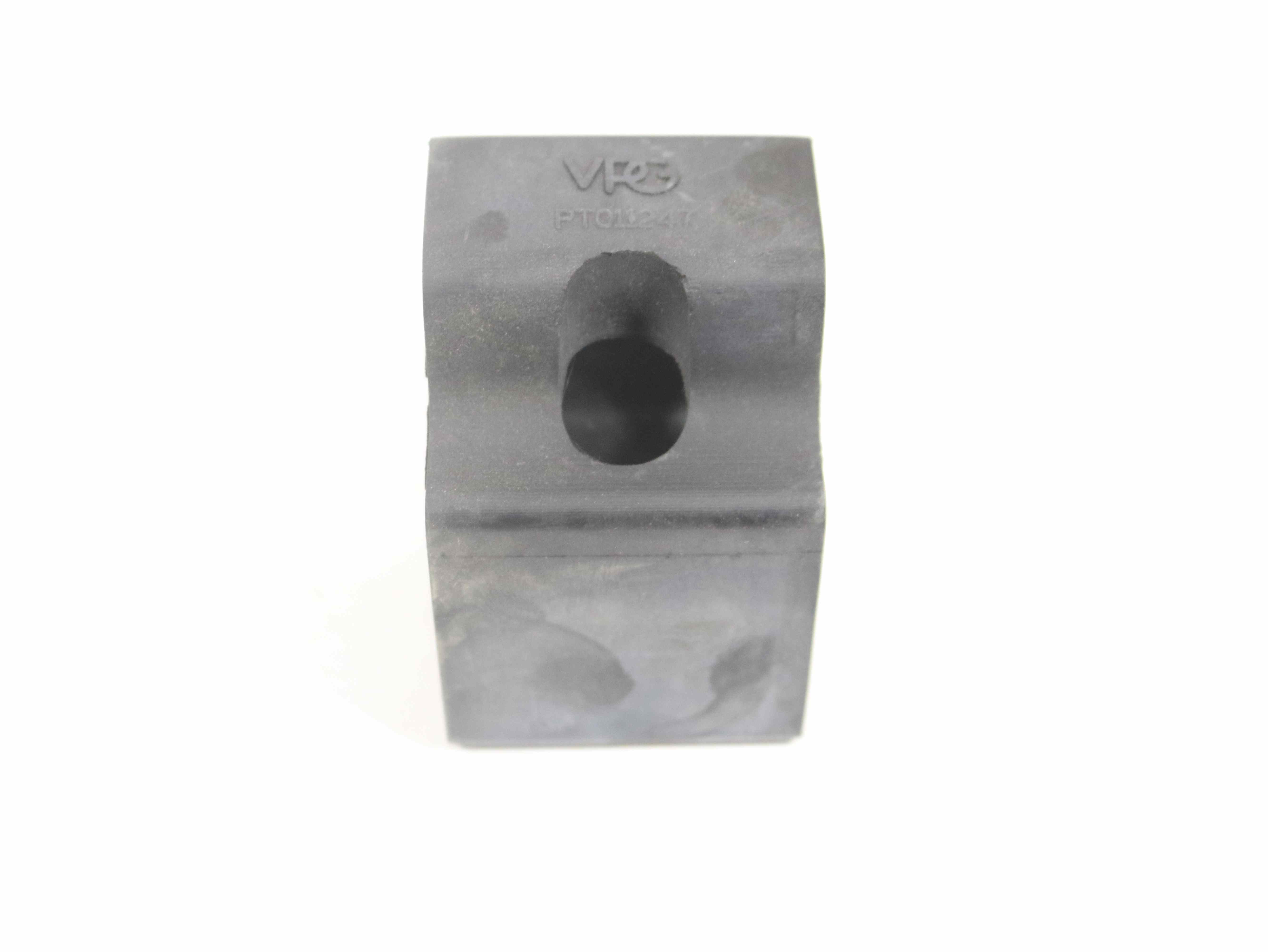PT011449 BUMPER, REAR CLOSURE