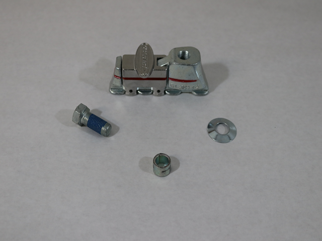 Q8.6510.RET Adapter, Bottom, L-Track