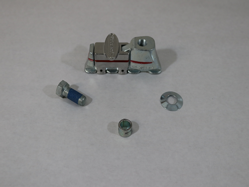 Q8.6510.RET Adapter, Bottom, L-Track