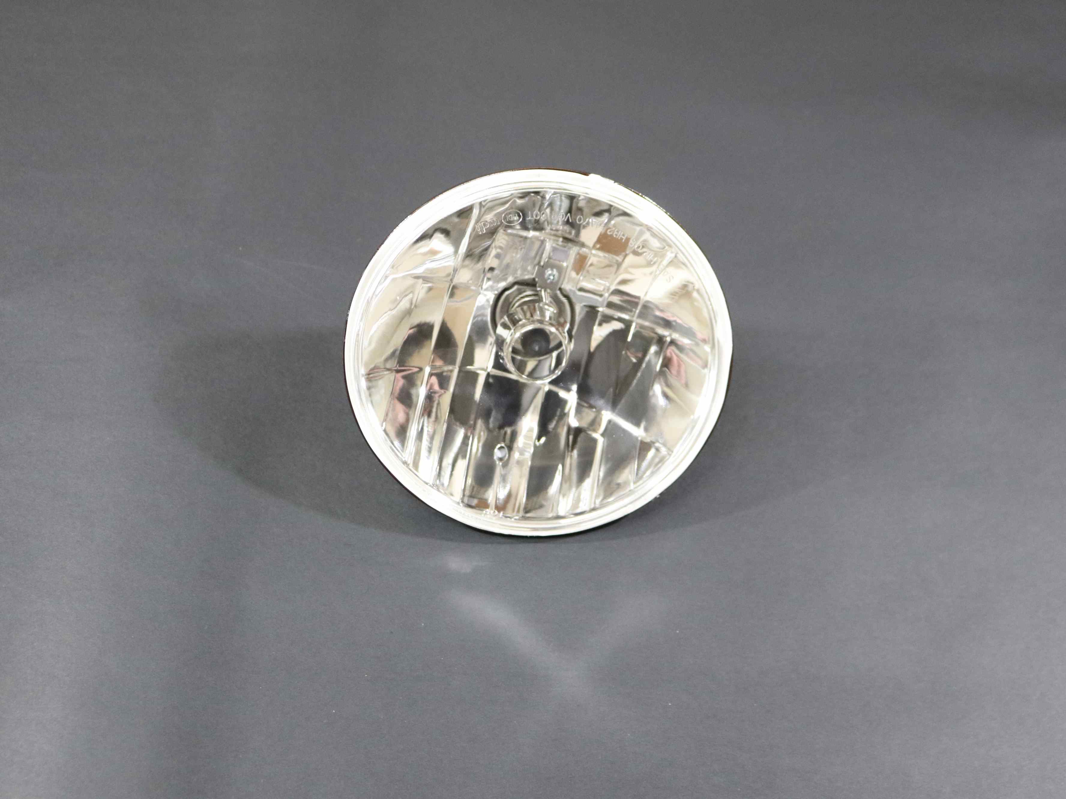 SP000790 Sealed Beam Reflector W/ Bulb