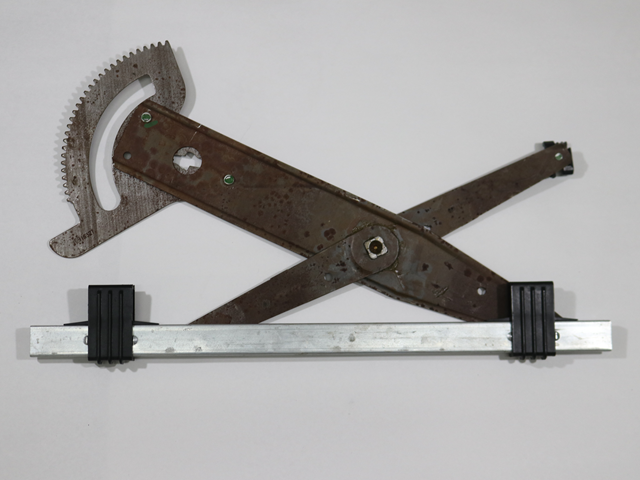 SP001132 Cross Arm Asm, Lh W/Sash